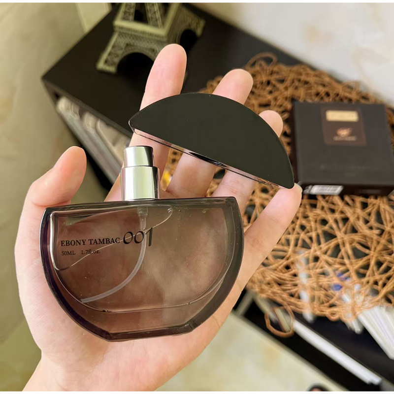 عطر أوراقي فاخر من خشب الأبنوس - مراجعة Perfume Fragrance Dubai وسعره